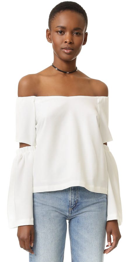 Week-End Pick: Off-Shoulder Top